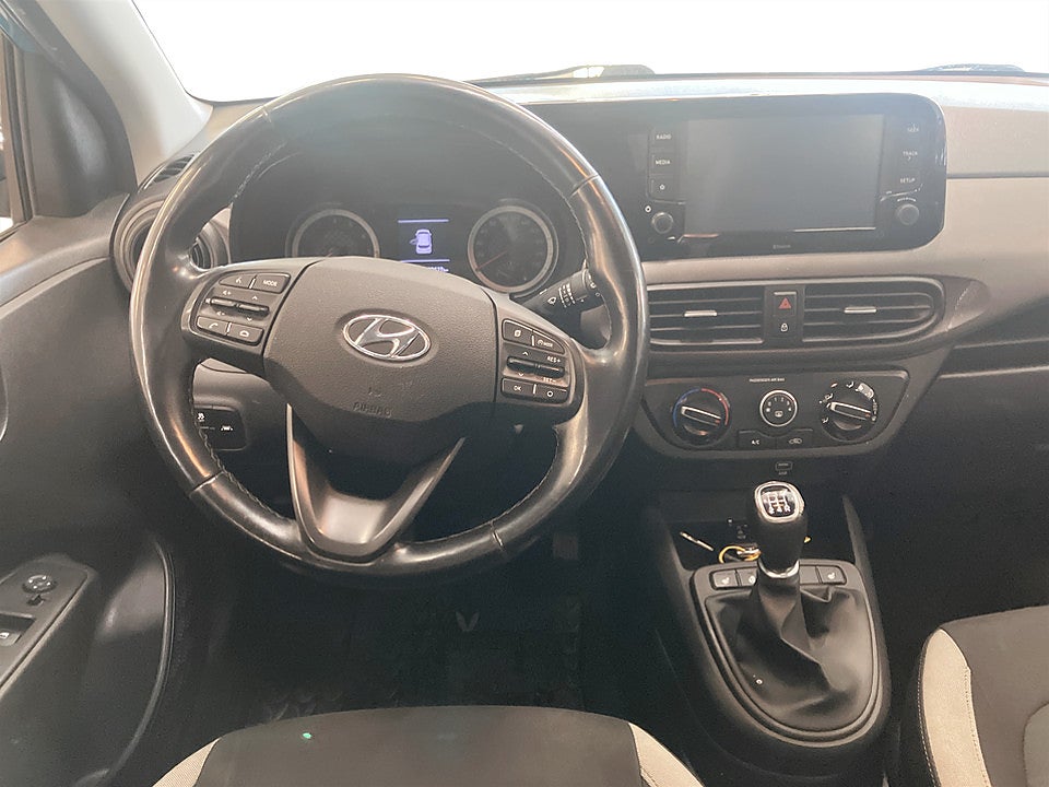 Bild på Hyundai i10 Essential 1.0 67hk RATTVÄRME