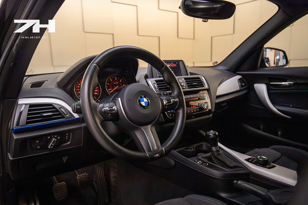 BMW 118d xDrive M Sport / Shadowline / Rattvärme / P-Sensorer