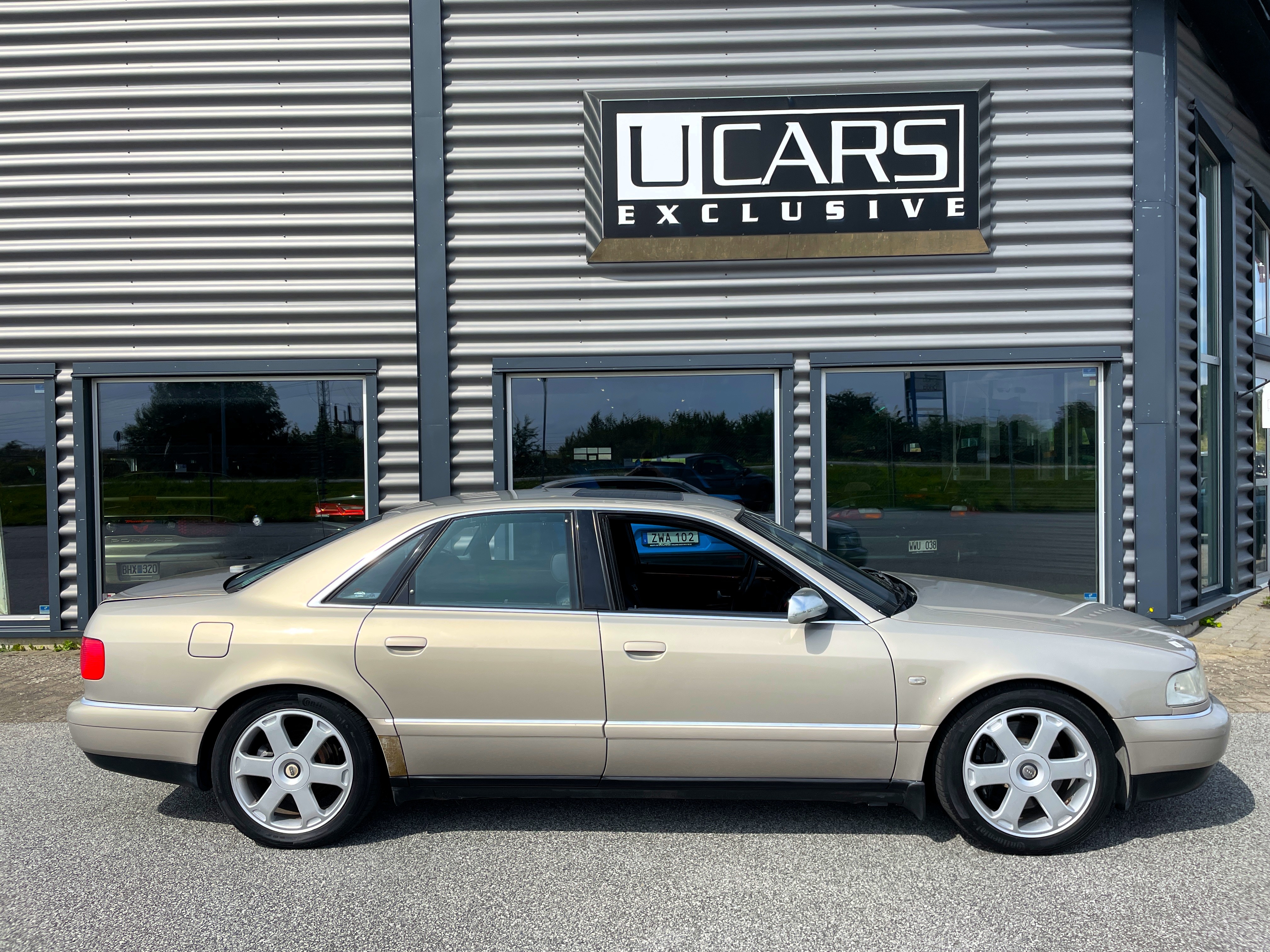 Audi S8 2000, kuva 2/48