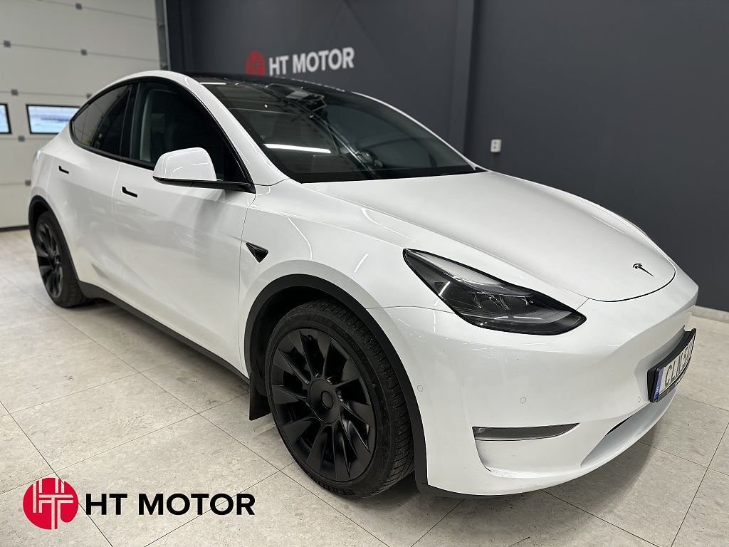 Tesla Model Y Long Range AWD AutoPilot 3/Värmepump/Pano/B-Kamera/