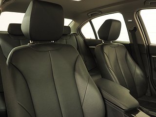 Sedan BMW 320 9 av 19