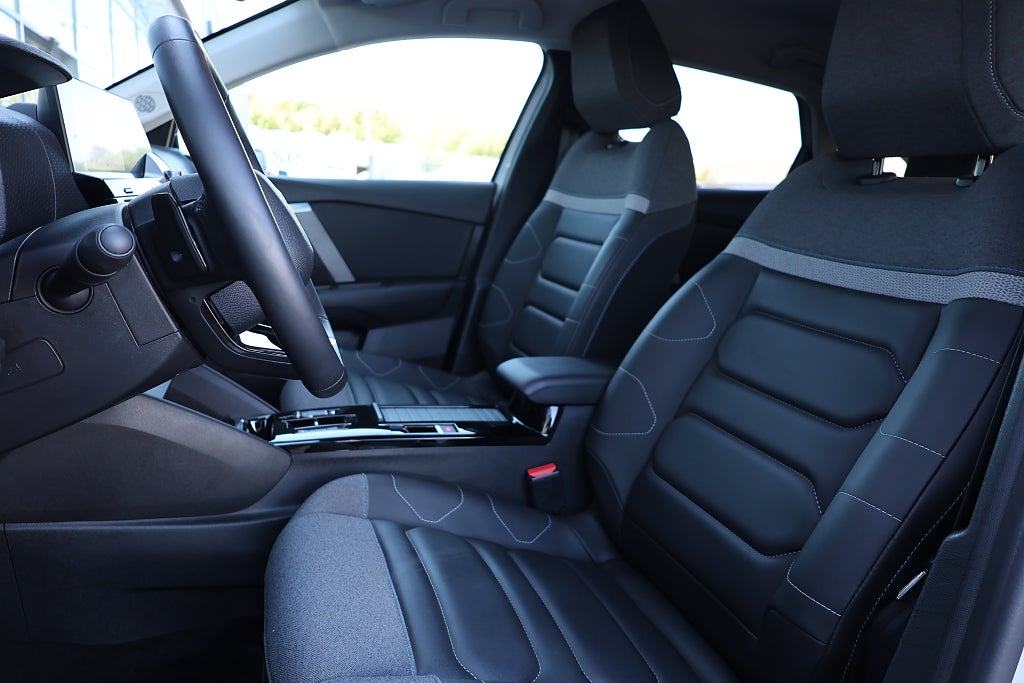 Citroën C4 SHINE 130hk Aut Fram- & B-kamera Rattvärme Navi