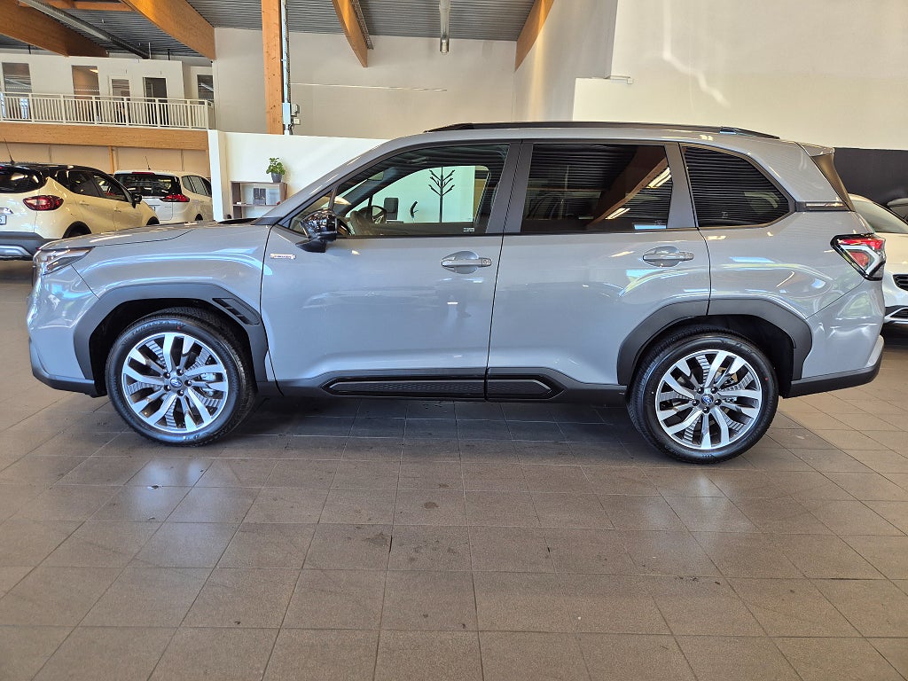 Subaru Forester 2,0 150hk e-Boxer Limited / Skinn / Rattvärme / 360-kam