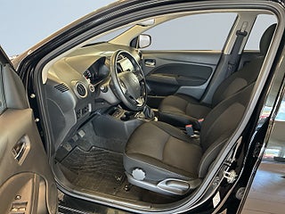 Mitsubishi Space Star 1.2 MIVEC Motorvärmare Kamkedja Farthållare S&V-däck