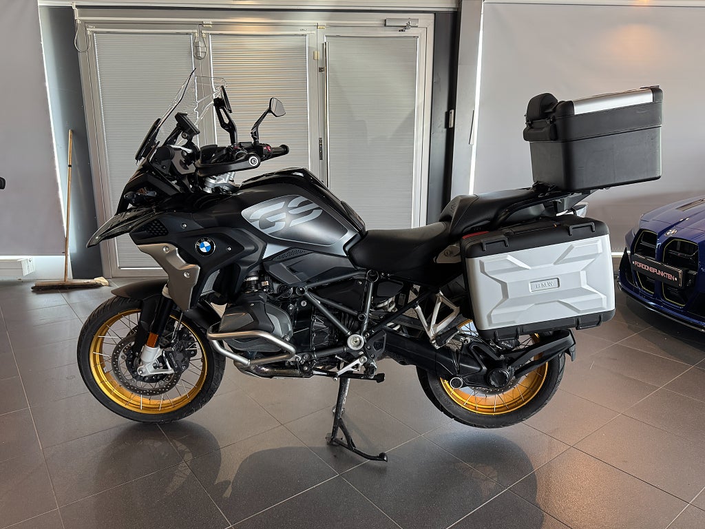 BMW R 1250 GS Triple Black Dynamik paket Välutrustad