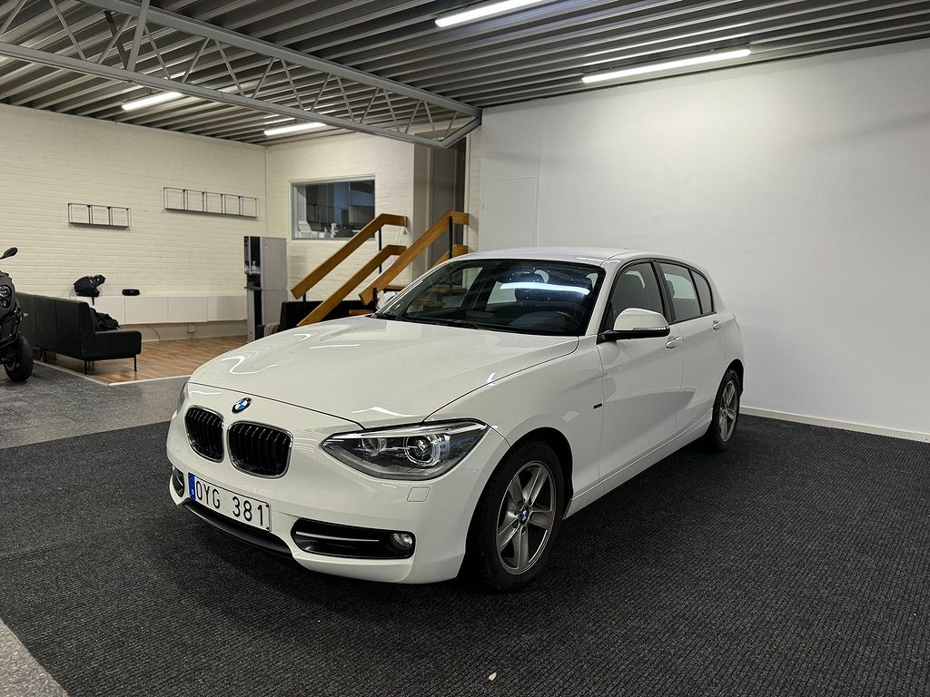 BMW 116 i 5-dörrars Sport line Låga Mil