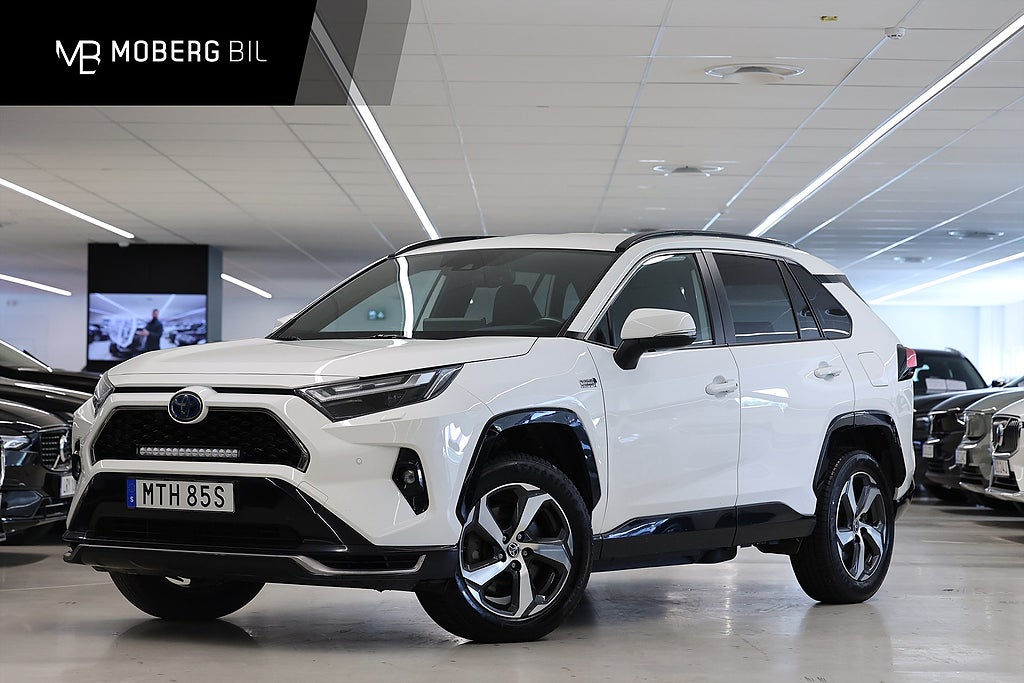 Toyota RAV4 Plug-in 306hk Helg på Moberg! AWD X Editon B-kamera MOMS