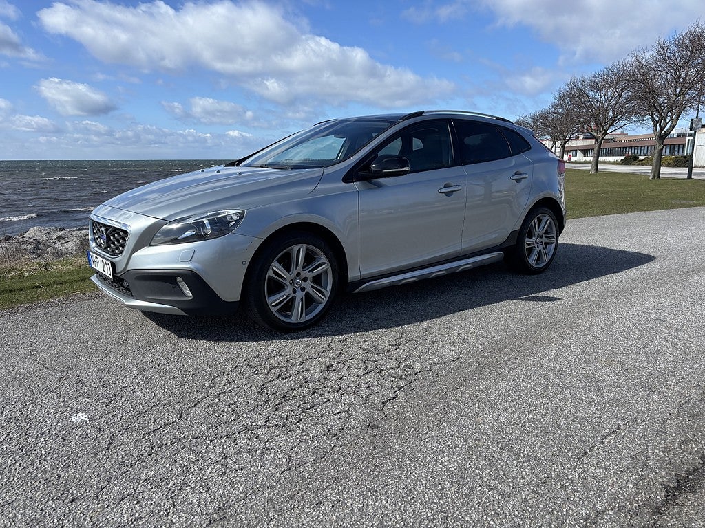 Volvo V40 Cross Country D2 Summum Drag Sensorer Skinn Pano