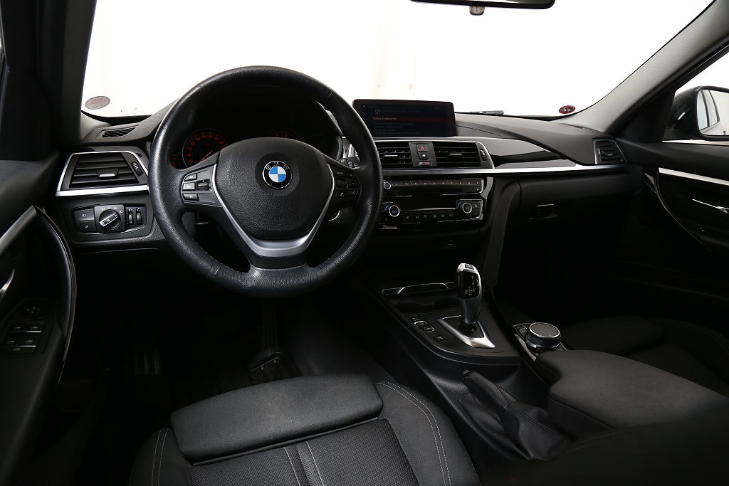 BMW 320 i xDrive 184hk Sport line Touring Aut Dragkrok