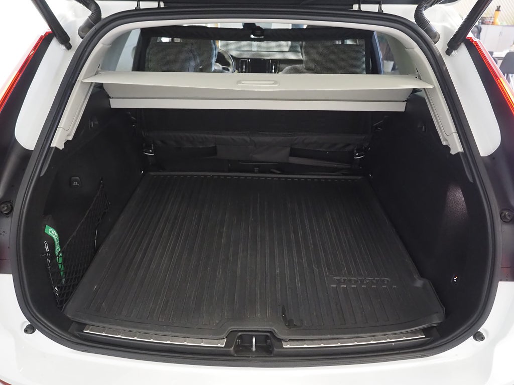 Volvo XC60 B4 AWD Geartronic 197hk Inscription B-Kam Drag Orrefors 2022