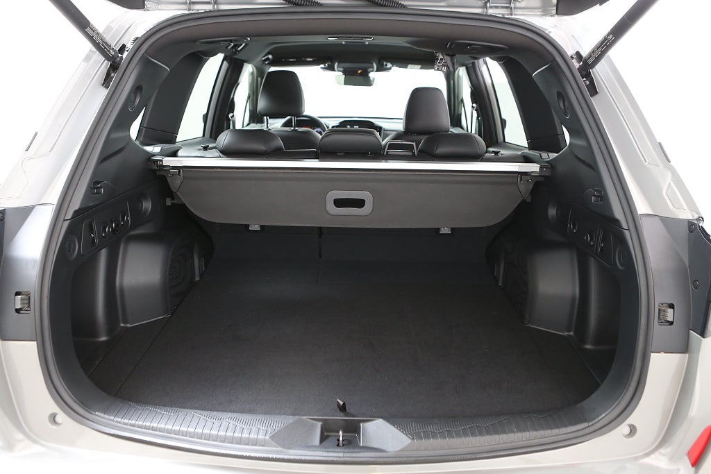 Subaru Forester e-Boxer Limited | Moms 2025