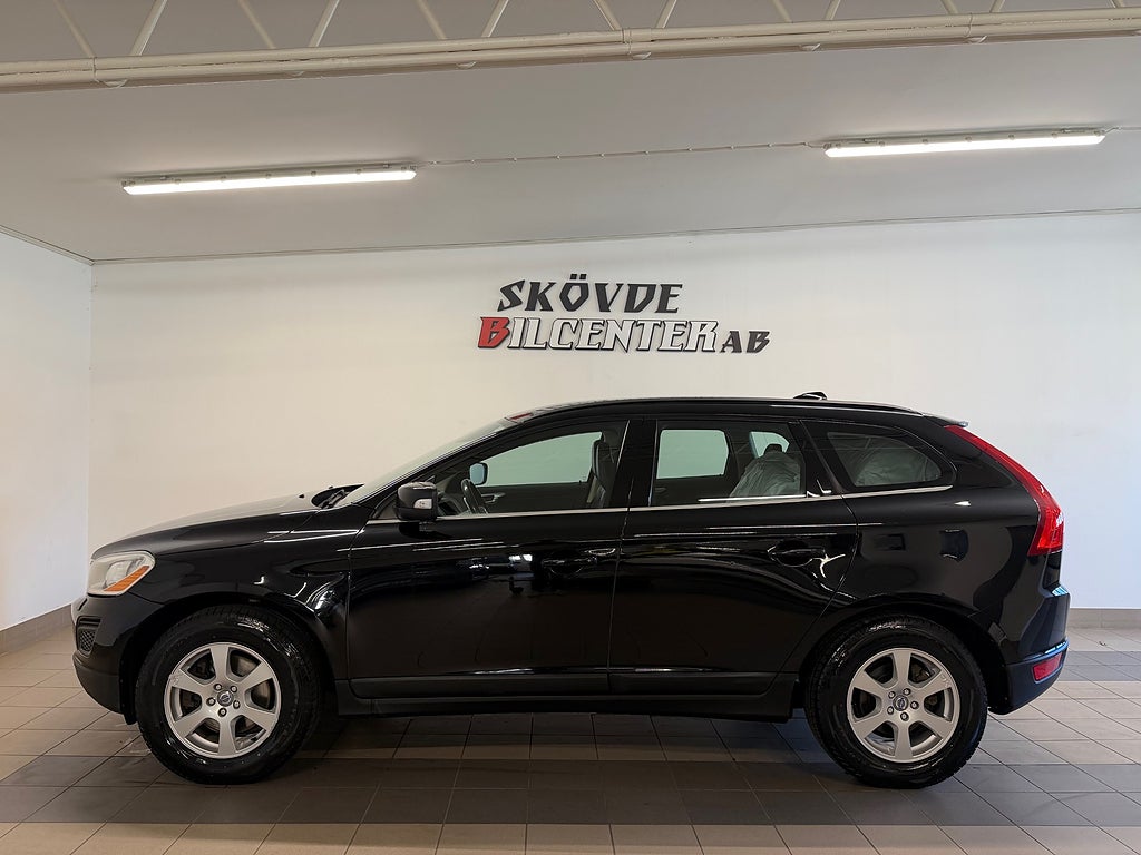 Volvo XC60 D5 AWD 205HK Momentum/Automat/GPS/Drag/B-Kamera/Skinn