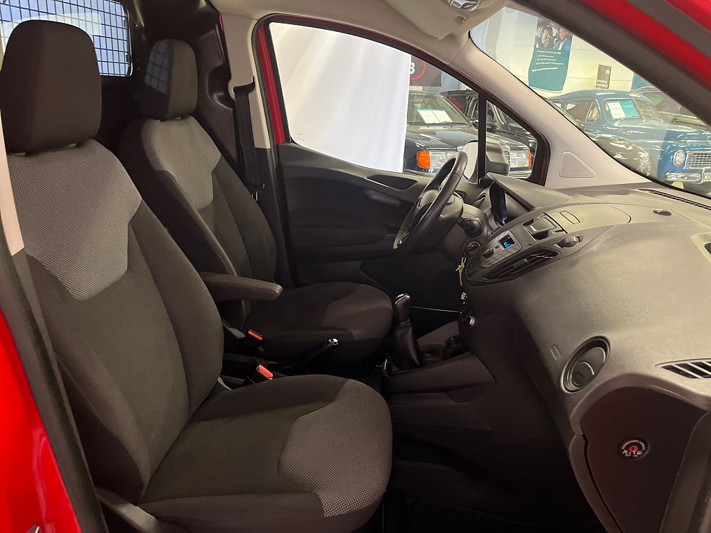 Ford Transit Courier 2018 - miniatyr 15