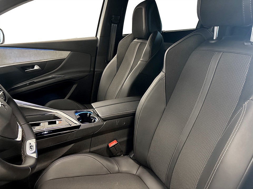 Bild på Peugeot 5008 GT 1.2 PT 130hk Aut 7-SITS B-KAMERA
