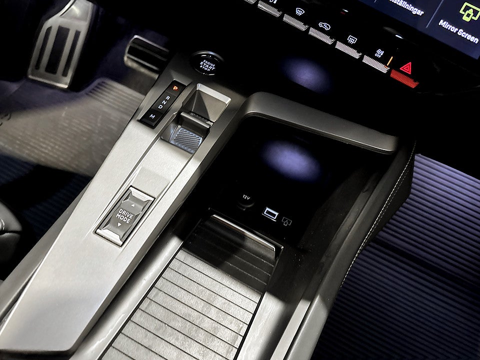 Bild på Peugeot 408 GT 1.2 PT 130hk Aut B-KAMERA CARPLAY ELSTOL