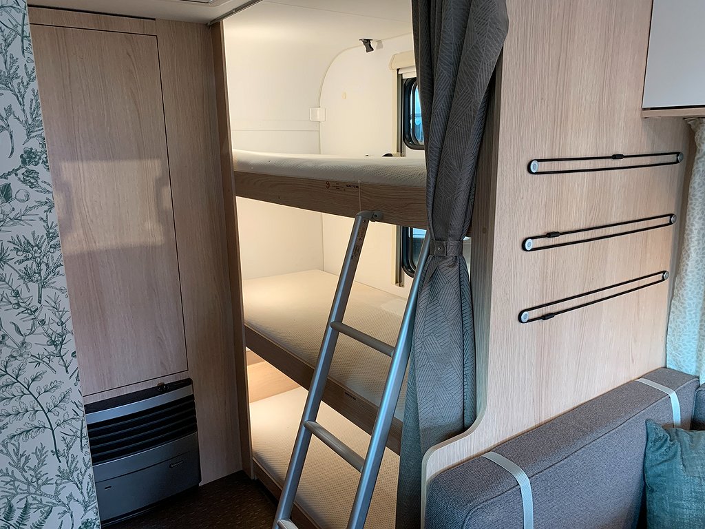 Adria Aviva 563 PT / Barnkammare / 1500kg / 7 bäddar / 3-vån - Adria