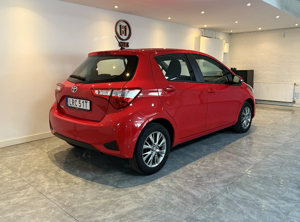Toyota Yaris 5-dörrar 1.5 VVT-iE Active Euro 6  B-KAMERA LÅGMIL NYBE
