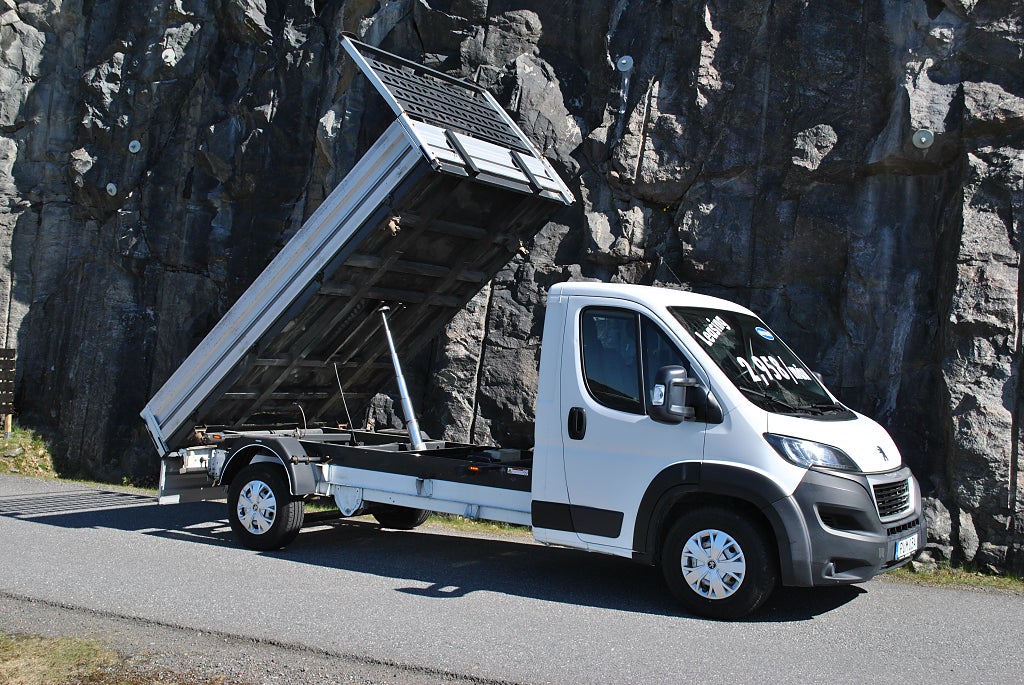 Peugeot Boxer 163 HK 3-Vägs Tipp 3,65m / Stålflak