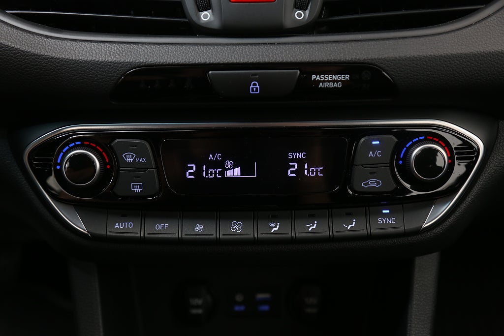 Hyundai i30 1,4 T-GDi 140hk Trend Kombi Aut CarPlay Kamera 2019