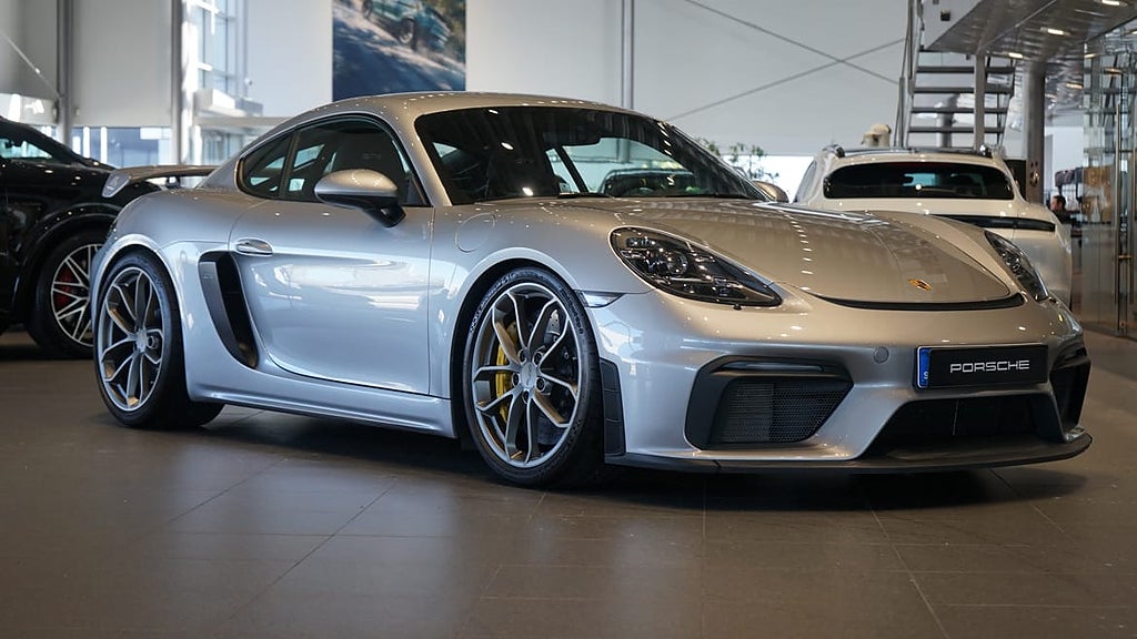 Porsche 718 Cayman GT4