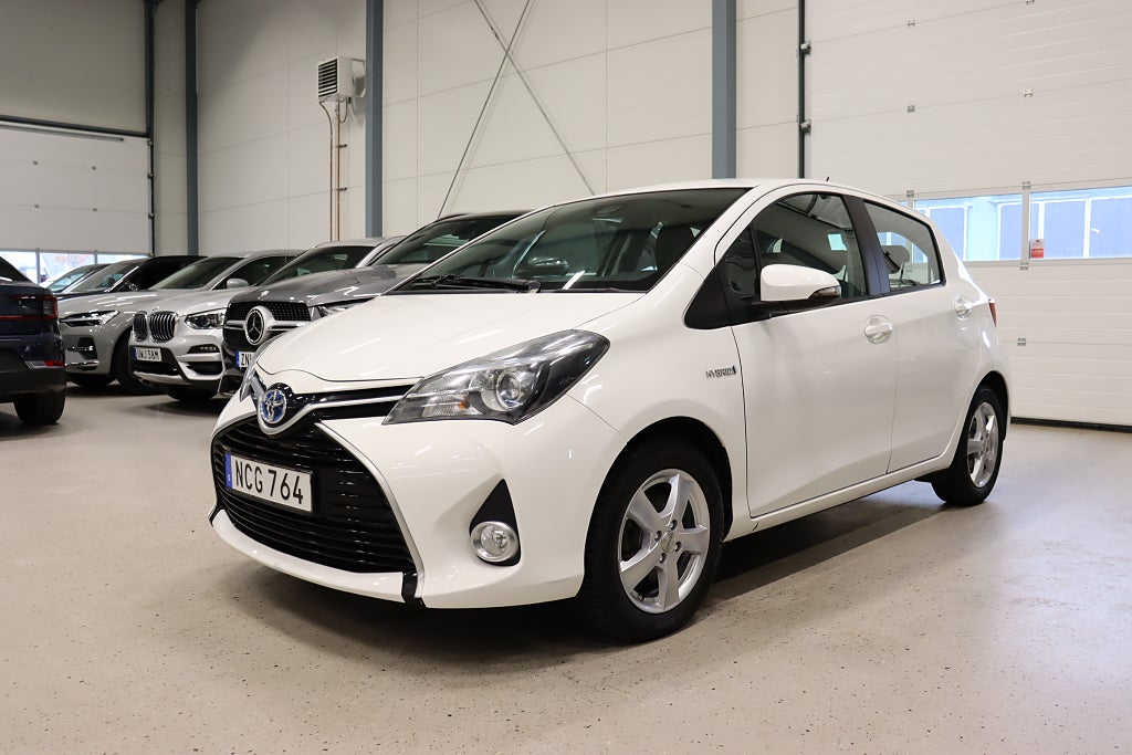 Toyota Yaris Hybrid e-CVT Active B-Kamera 1-Ägare 101hk