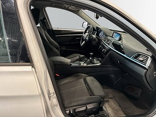 BMW 320 i Sedan Sport line Värmare Kamkedja P-sens S&V-däck
