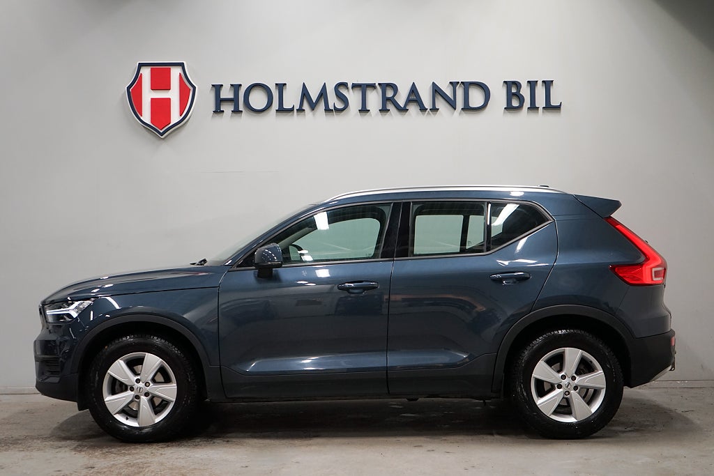 Volvo XC40 T3 163hk Momentum Drag Pvärme Kamera Carplay Navi
