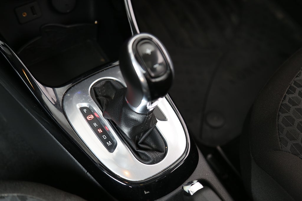 Opel Corsa 1,4 Enjoy 90hk Aut 5D Panorama Drag