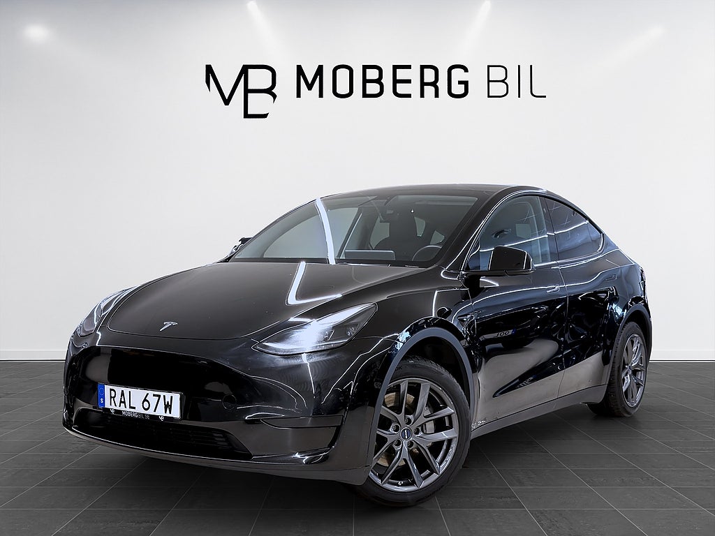 Tesla Model Y Standard Range 299hk Pano Drag B-Kamera