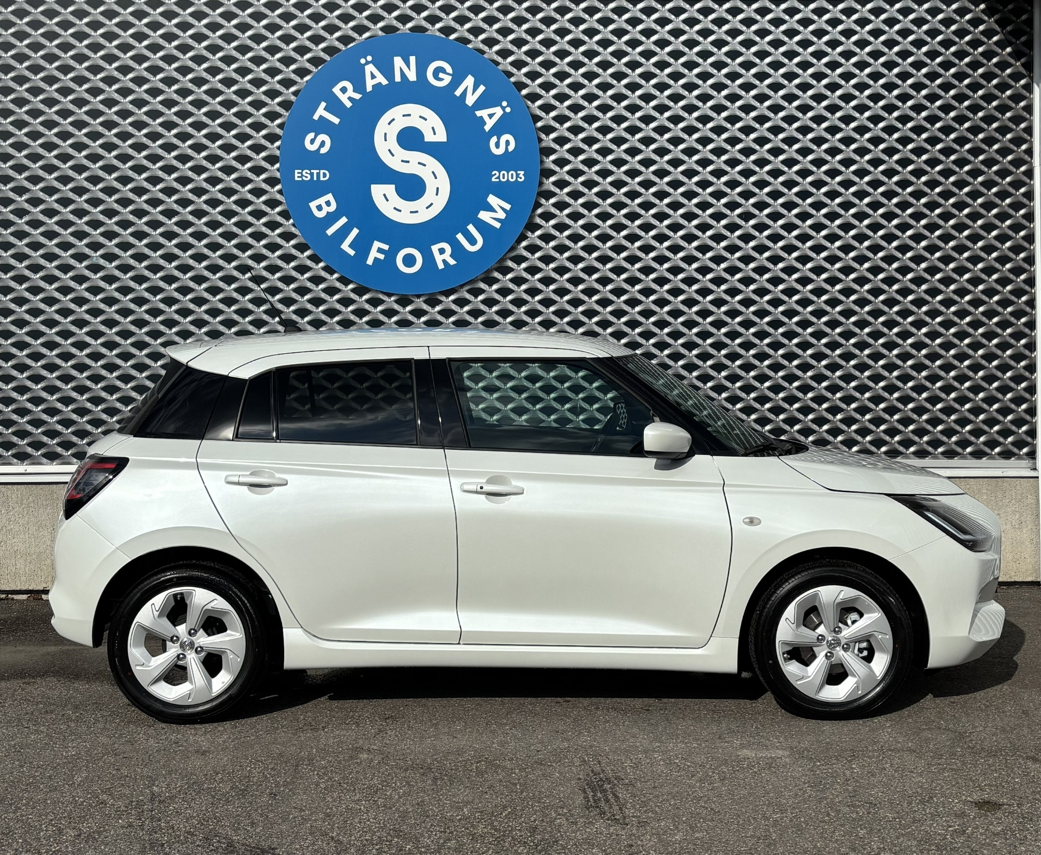 Suzuki Swift 1.2 Hybrid Select CVT 2026, photo 3/46
