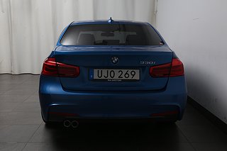 Sedan BMW 330 7 av 17