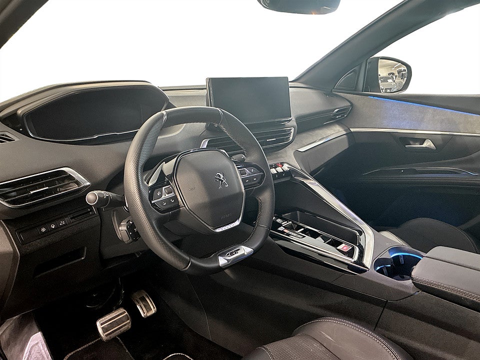 Bild på Peugeot 5008 GT 1.2 PT 130hk Aut 7-SITS B-KAMERA CARPLAY