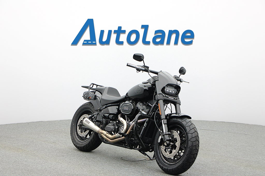 Harley-Davidson Fat Bob 114 *Vance & Hines, Pakethållare 