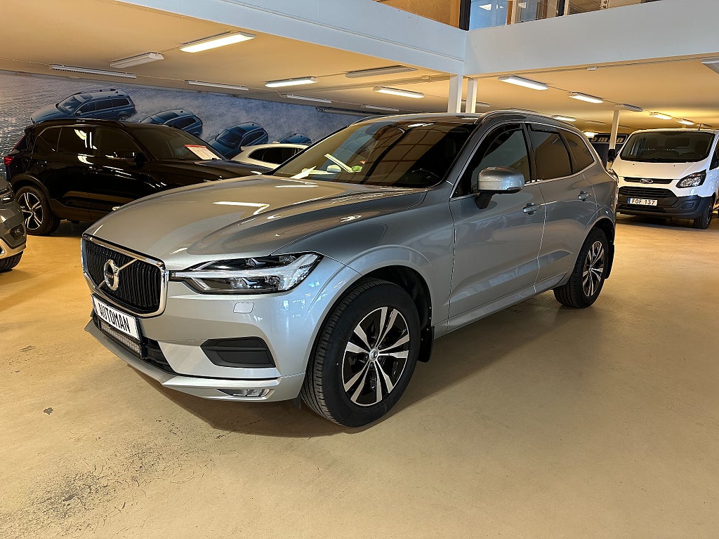 Volvo XC60 T5 AWD Momentum Läder Navi 360-Kamera Dragkrok Ljusramp