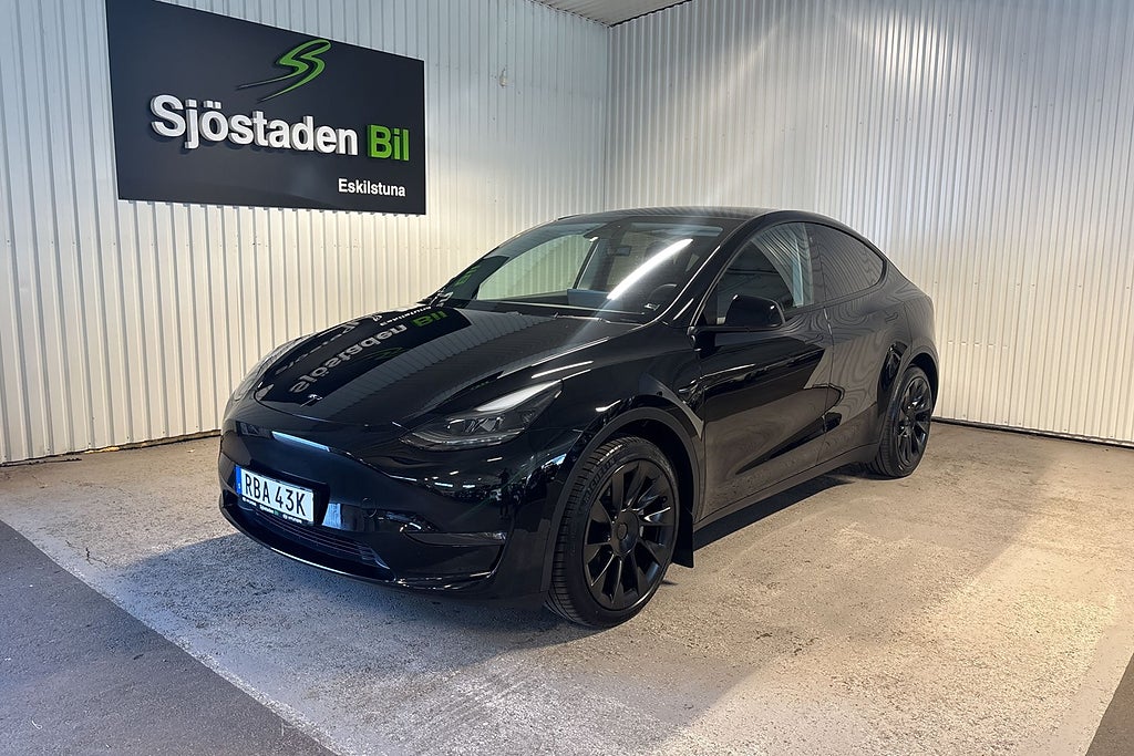 Tesla Model Y Long Range AWD 20" Drag/Värmepump/Pano/Navi/MOMS
