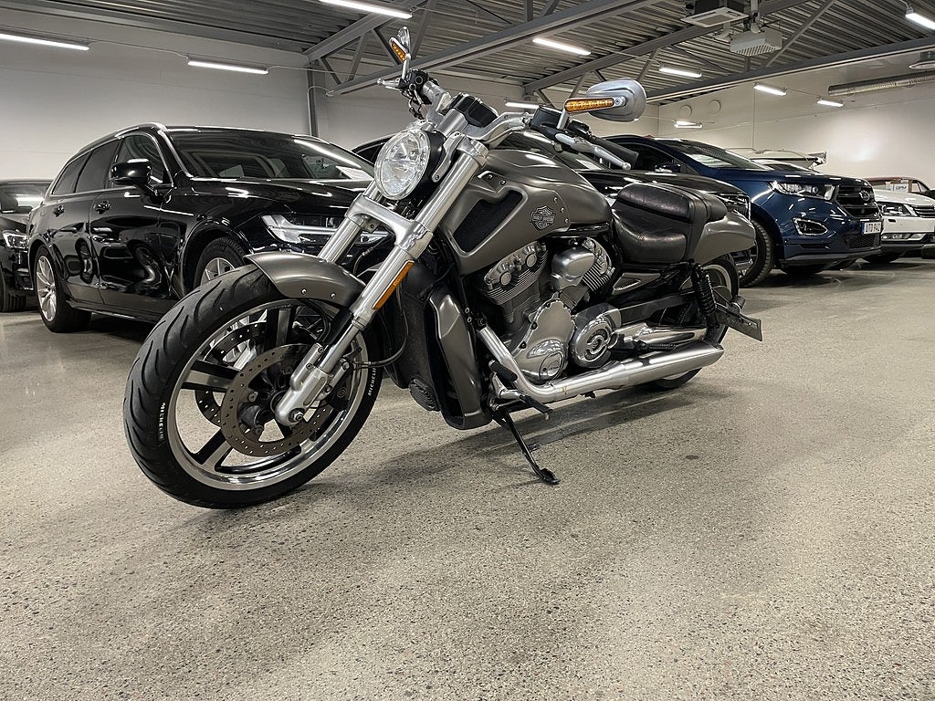 Harley-Davidson VRSCF V-Rod Muscle Vance & Hines Keyless