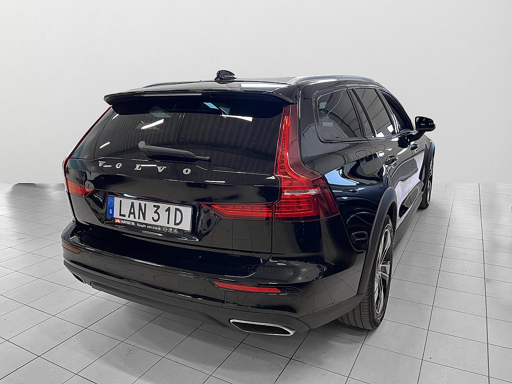 Volvo V60 Cross Country 2022 - miniatyr 9