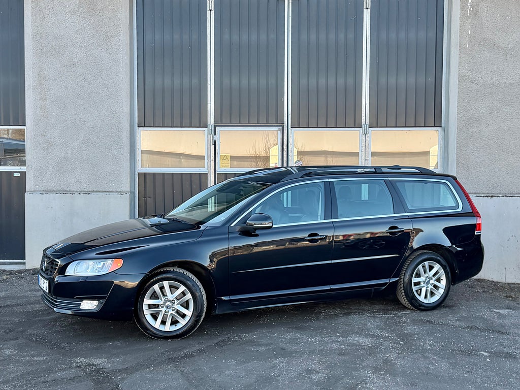 Volvo V70 D4 Taklucka Blis Navi Momentum Pro Värmare Drag adaptiv
