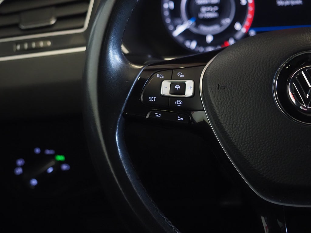 Volkswagen Tiguan TDI 190hk GT 4M R-Line |Drag|D-värm|Pano|Cockpit| 2019