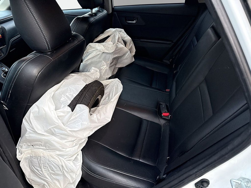 Toyota Auris Hybrid 1.8 HSD 5D Activeplus /Skinn/Vhjul