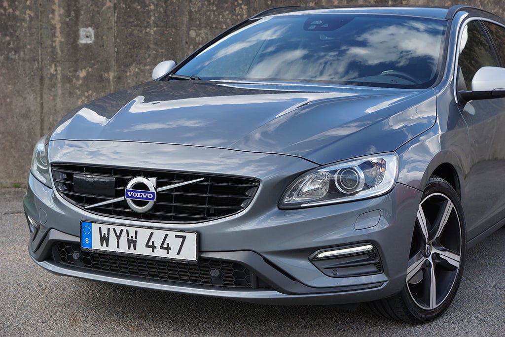 Volvo V60 T4 190hk R-Design|B-Kamera|Drag|Adaptiv-Fart|SE SPEC|