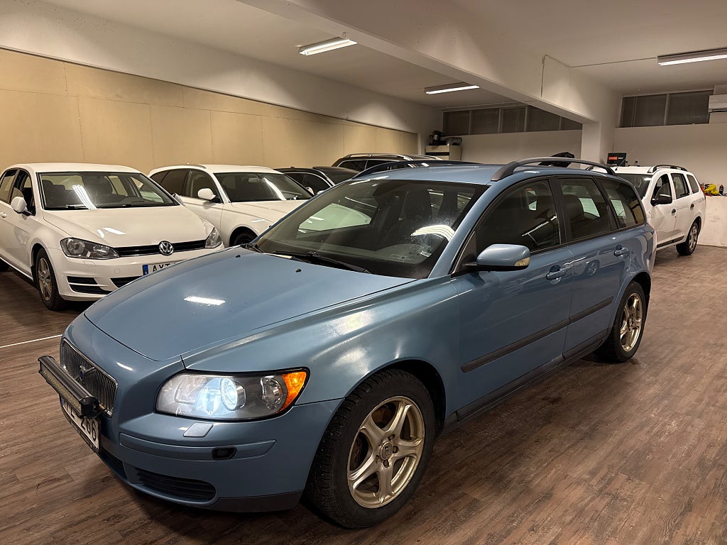 Volvo V50 2.4 besiktigad 