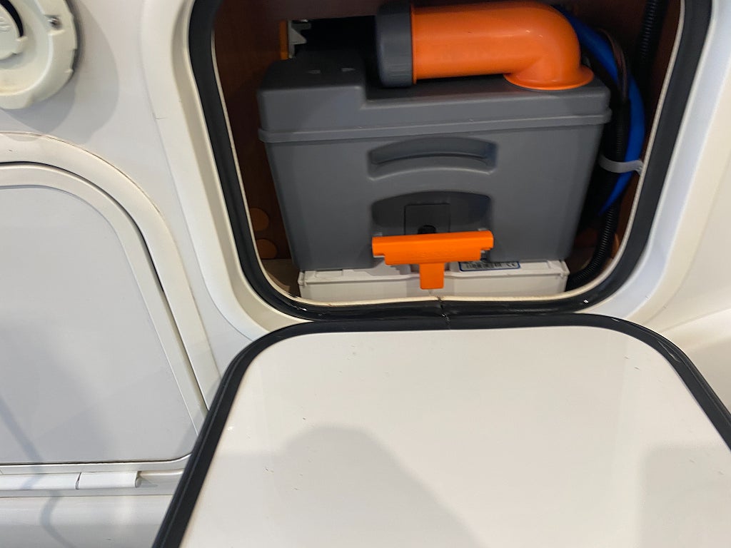 Rapido 7096 F /ALDE/AC bodel/Solcell/Automat 150hk/F2F - Rapido