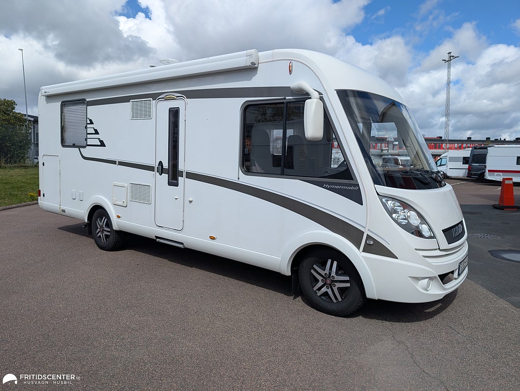 Hymer B 698 CL *Hydrauliska stödben / ALDE / Queenbed