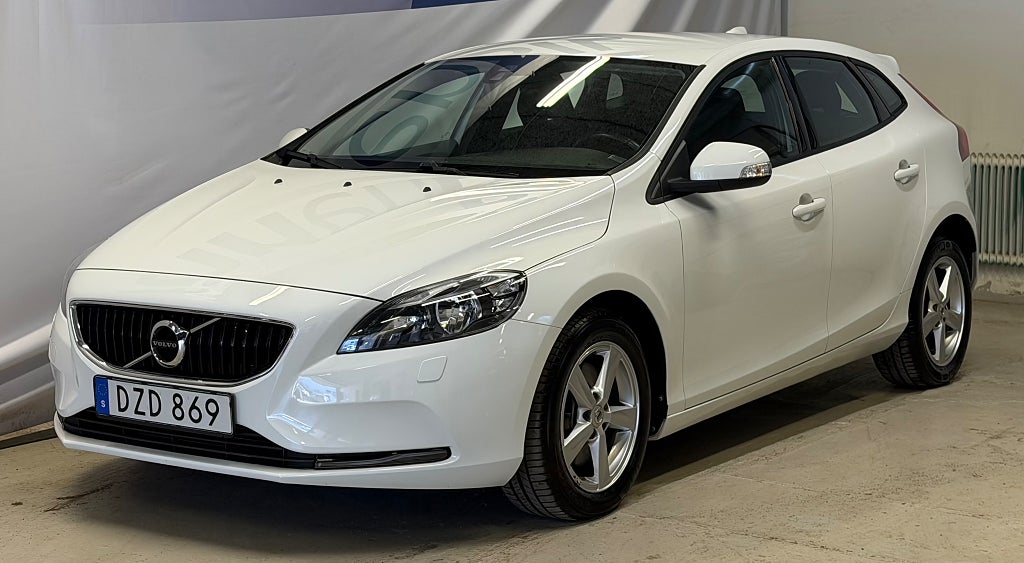Volvo V40 T3 Automat Besiktigad En ägare 