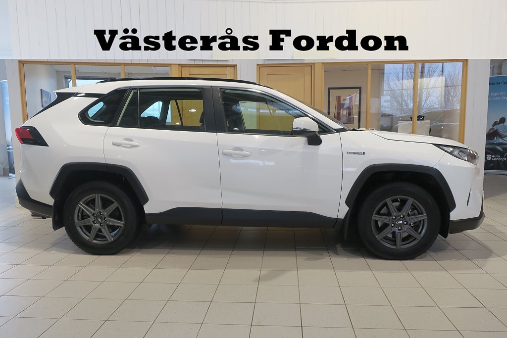 Toyota RAV4 Hybrid AWD-i E-CVT Bränslevärmare Carplay V-Hjul