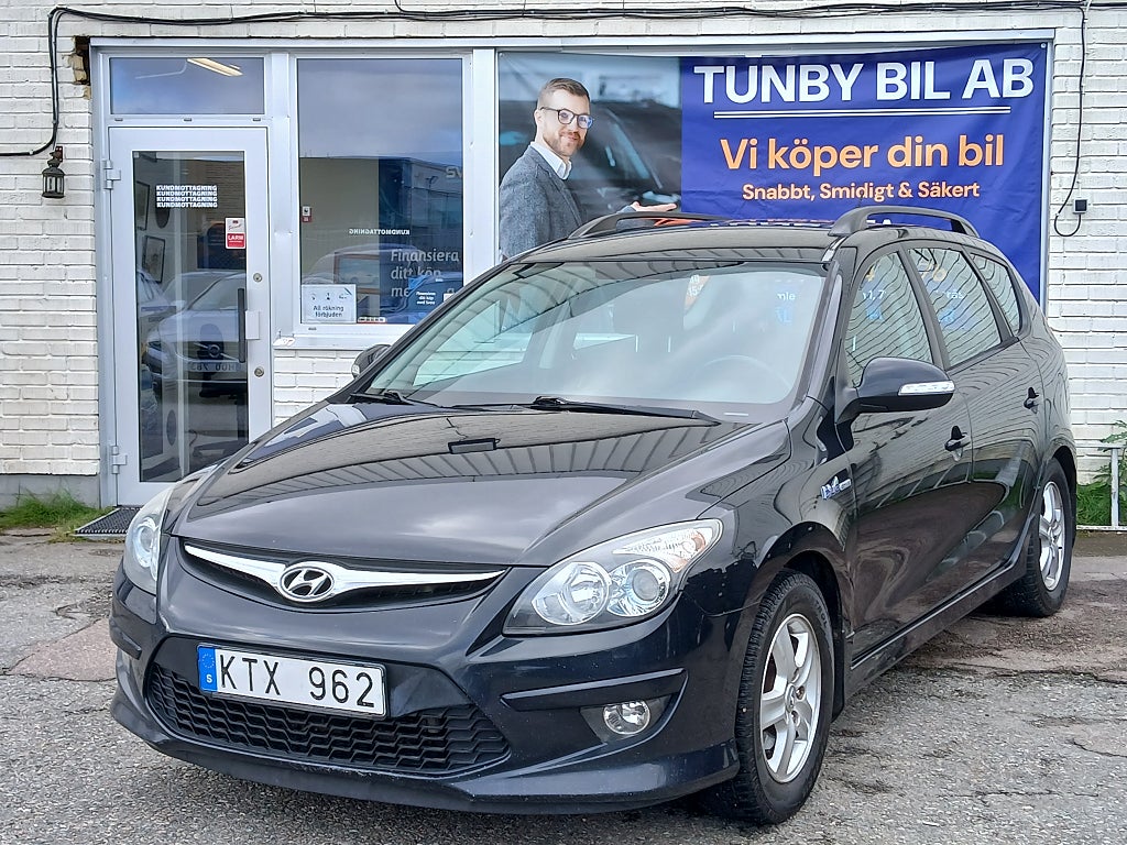 Hyundai i30 cw 1.6 CRDi Busines Blue Drive/Nyservad/P-sensor