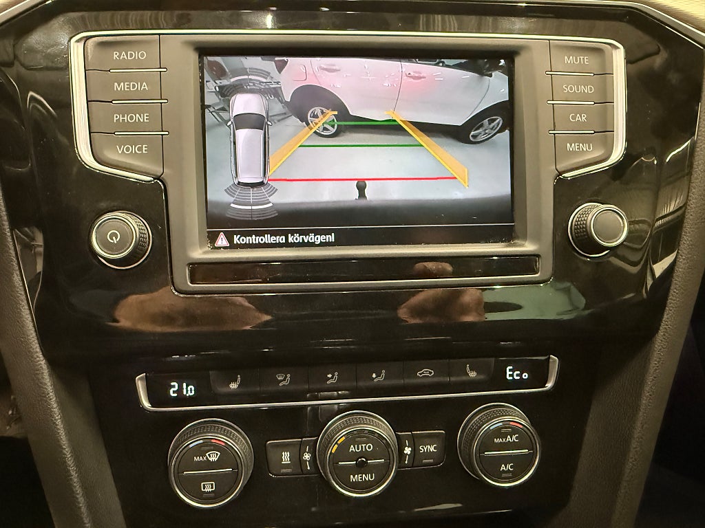 Volkswagen Passat Variant GTE 1.4 TSI ACT Nybesiktigad Kamrem bytt - miniatyr 20