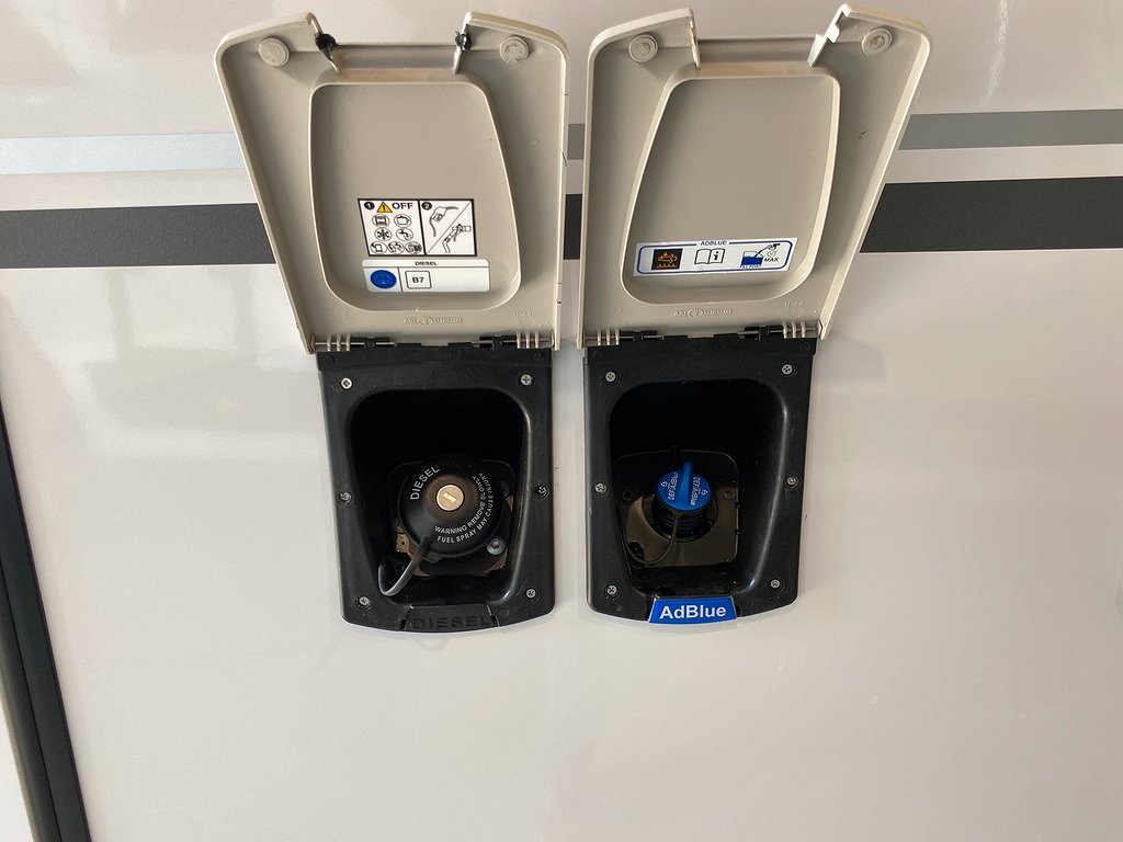 Adria Sonic Plus 700 SL / ALDE / Aut 180hk / Taksäng / Ugn - Adria