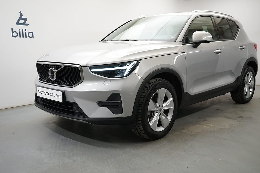 Volvo XC40 B4 FWD Bensin Core SE II, Baklucka elmanövrerad, Navigat...